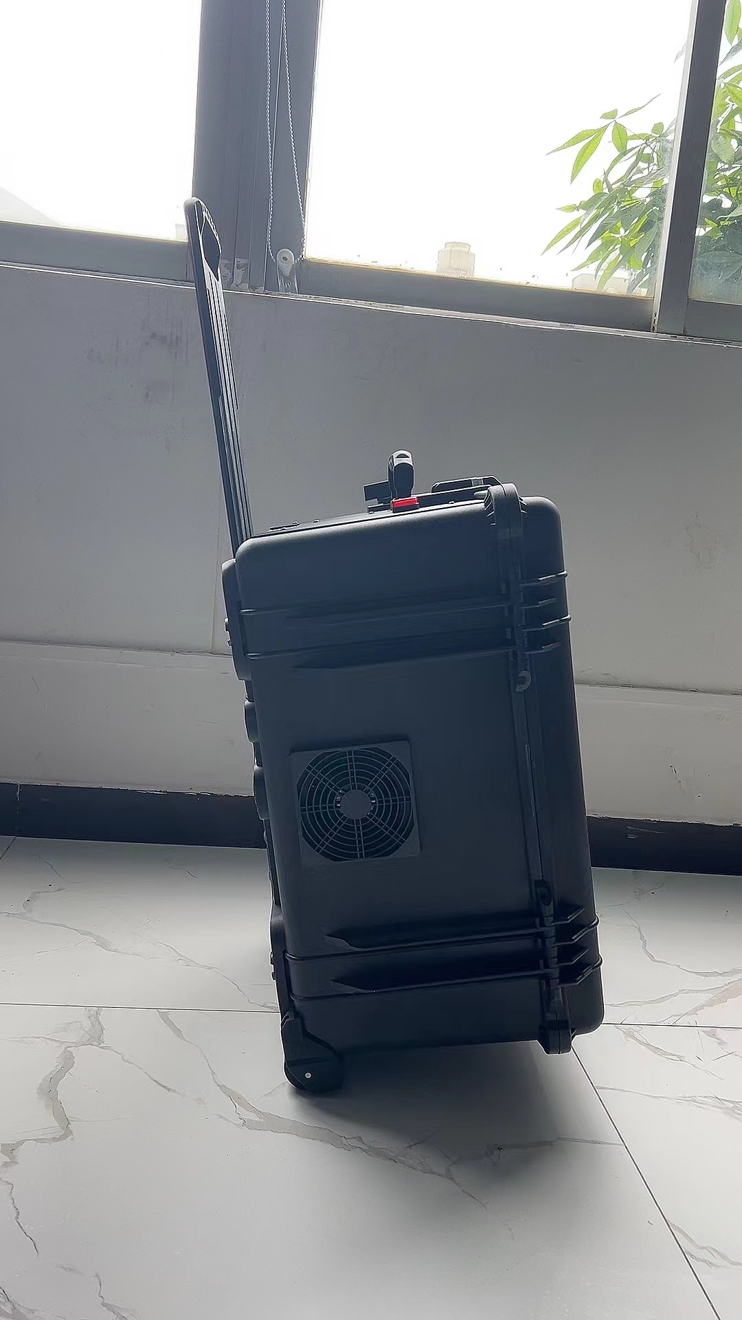 麻山手拉箱型移动通信干扰器